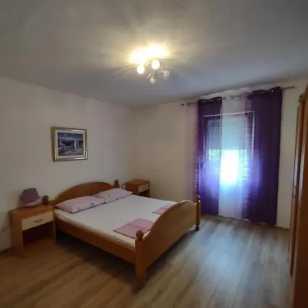 A Cozy And Private With A Spectacular View Razanac